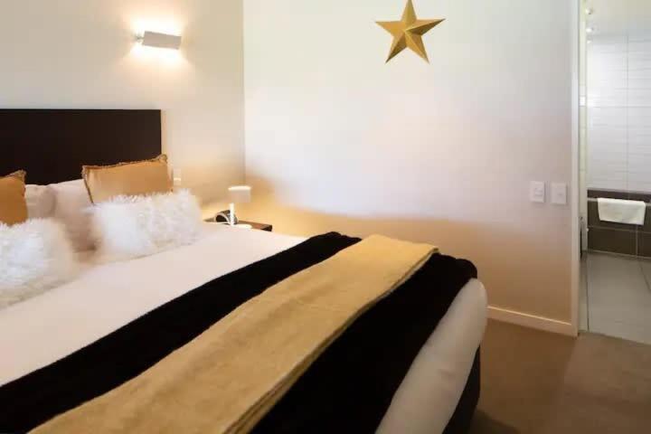Stunning Lakeview 1 Bedroom Apartment Queenstown Buitenkant foto